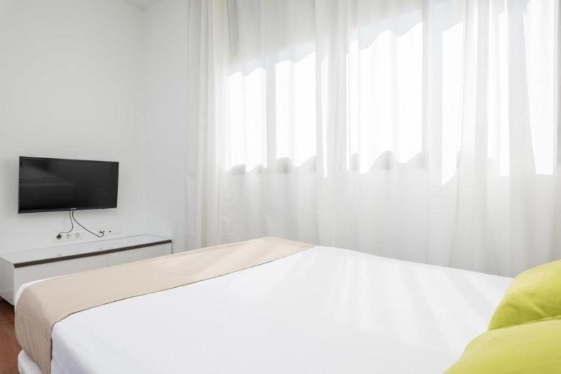 Feelathome Merced Apartments Malaga Room photo